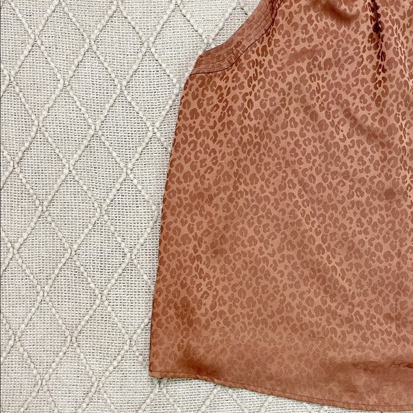 Sleeveless Halter Top - Picture 6 of 16